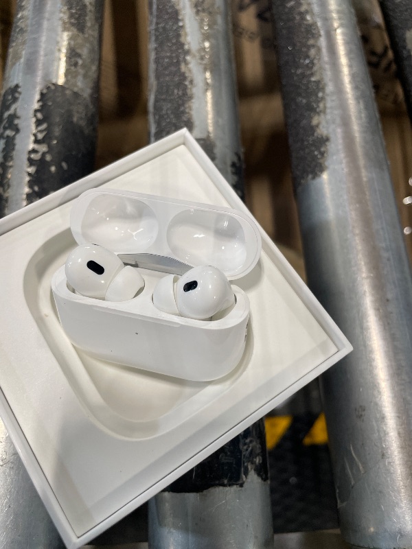 Photo 1 of ***** it dosen't have a charger*****Apple AirPods Pro (2nd Generation) Wireless Ear Buds with USB-C Charging
