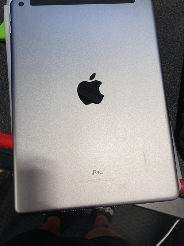 Photo 5 of Apple iPad (5thGeneration) Wi-Fi, Space Gray (Renewed)
