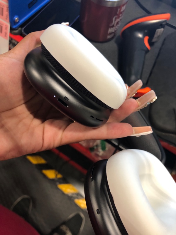 Photo 5 of Apple AirPods Max Wireless Over-Ear Headphones