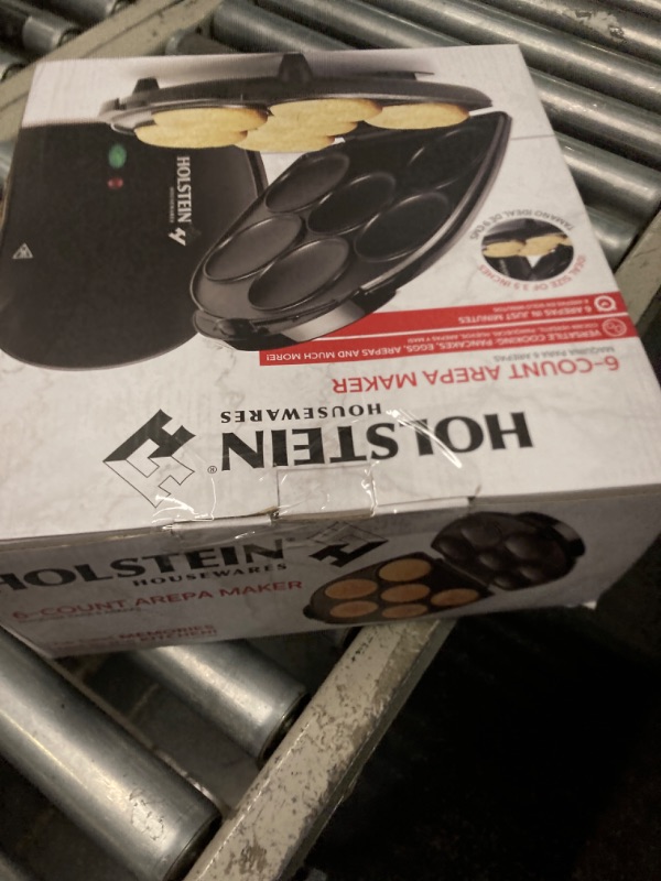 Photo 2 of 9.62 in. Black Non-Stick Arepa Maker