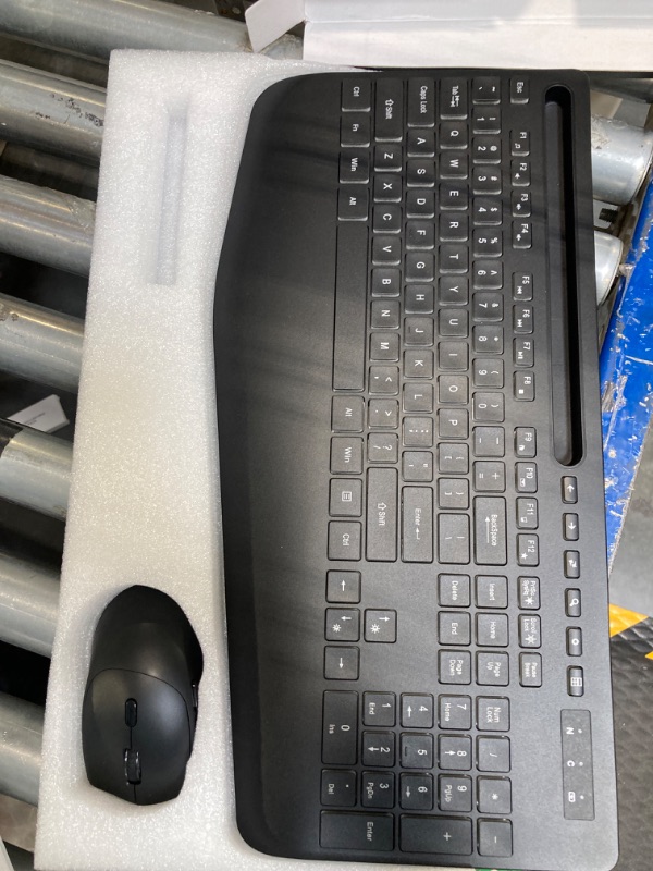 Photo 1 of ** MISSING CHARGER **
Wireless Keyboard and Mouse Combo, 9 Backlit Effects, Wrist Rest, Phone Holder, 2.4G Lag-Free Ergonomic Keyboards, Rechargeable Silent Cordless Set for Computer, Laptop, PC, Mac, Windows -SABLUTE