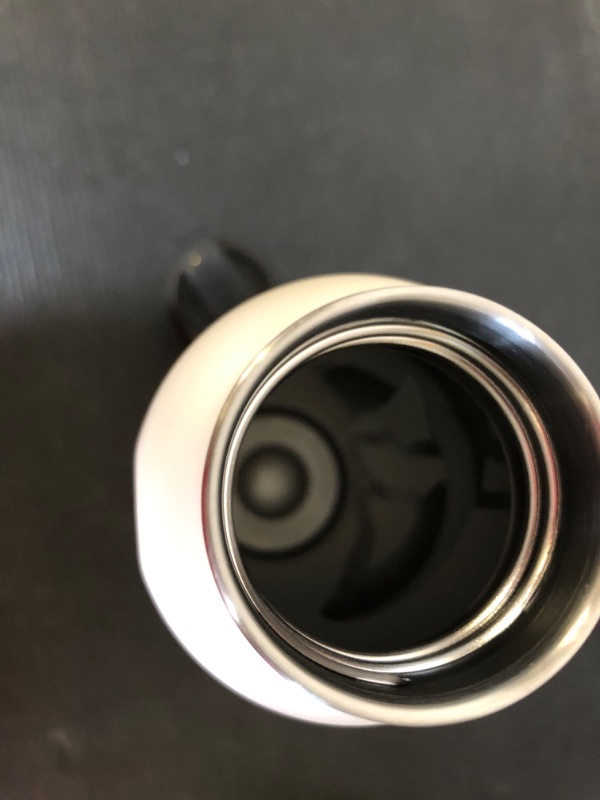 Photo 1 of Hydro Flask 24 Oz Stainless Steel Standard Water Mouth Bottle with Flex Straw Cap and Double-Wall Vacuum Insulation Oat