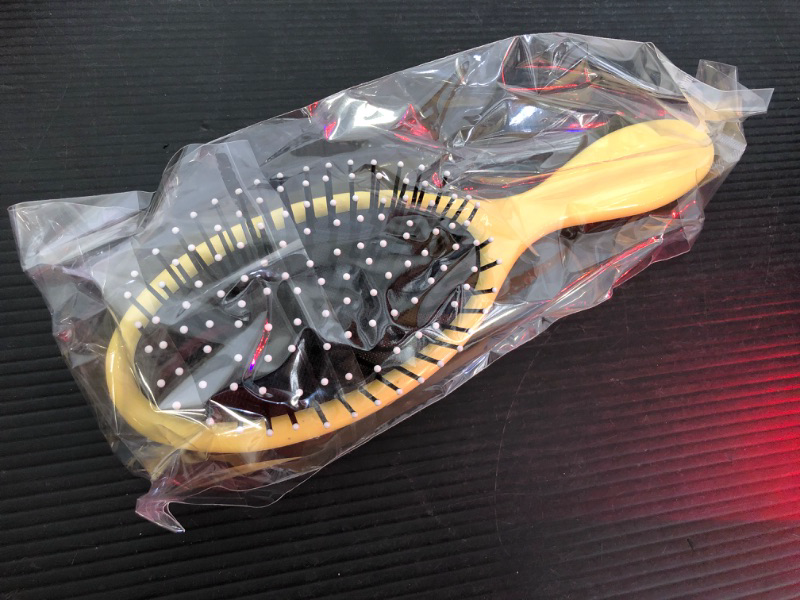 Photo 1 of  1pc Pcs Wet Detangler Hair Brush Travel Detangling 