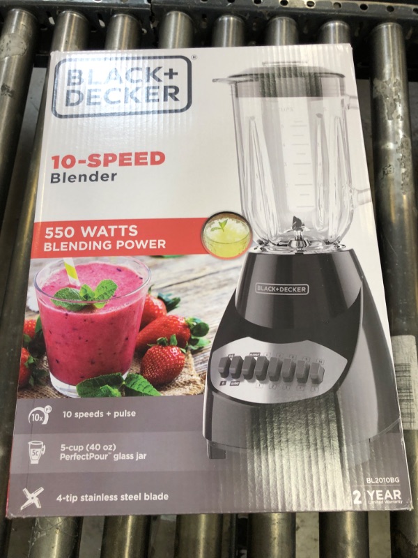 Photo 3 of Black & Decker BL2010BG 10 Speed Blender