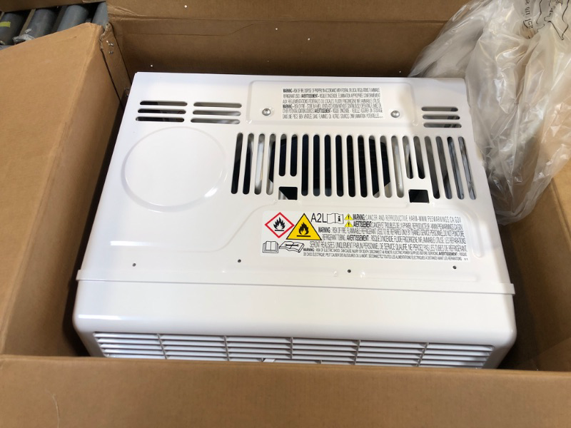 Photo 1 of Midea MAW06R1CWT EasyCool Window Air Conditioner, Fan-Cools, Circulates and Dehumidifies up to 250 Sq Ft, Reusable Filter, LCD Remote Control, 6,000 BTU(2024 New), White 6,000 BTU(2024 Version)