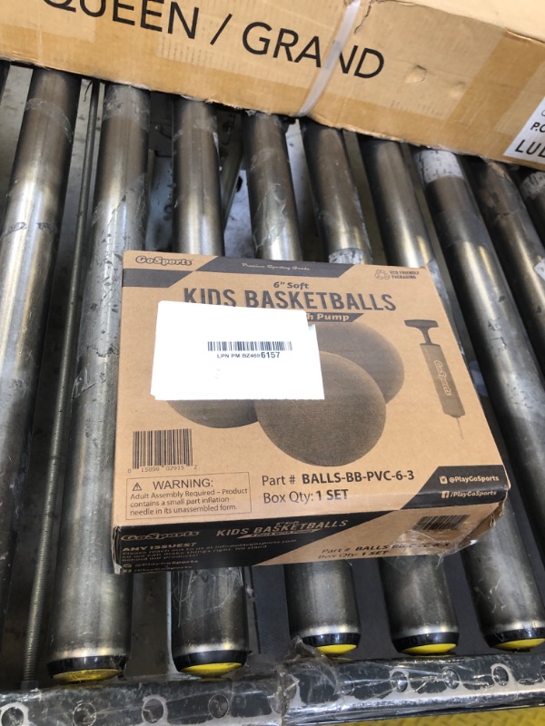 Photo 1 of 6" kids basketballs 