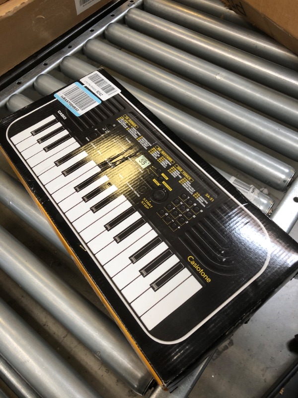 Photo 1 of Casio Casiotone SA-51 32-Key Portable Keyboard with Mini Keys Modern
