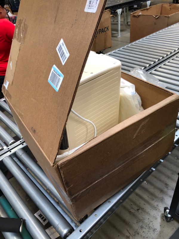 Photo 1 of Frigidaire Gallery EFFIC255 Countertop Ice Maker 
