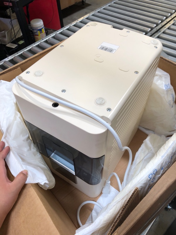 Photo 1 of Frigidaire Gallery EFFIC255 Countertop Ice Maker 
