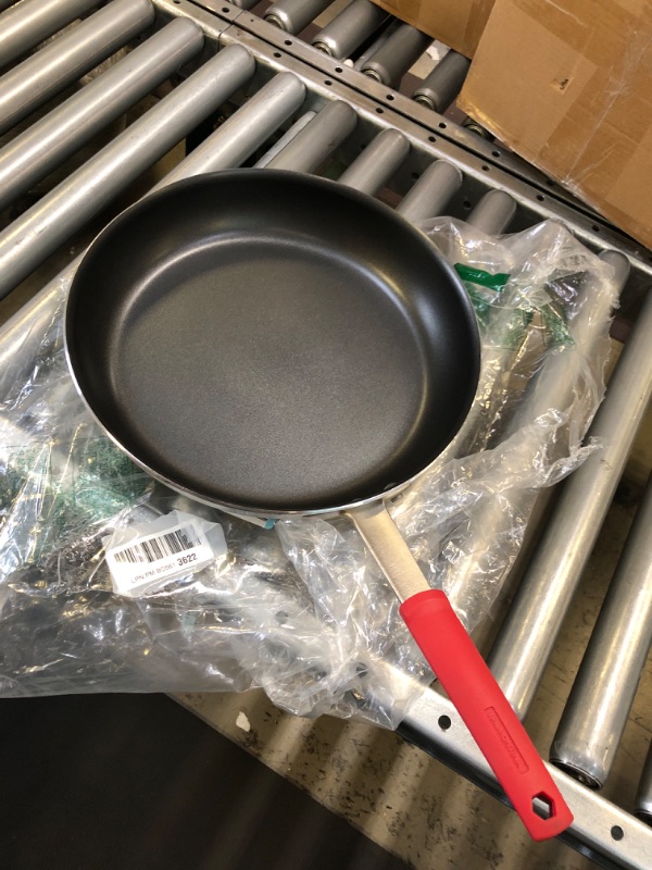 Photo 1 of 14 inch skillet