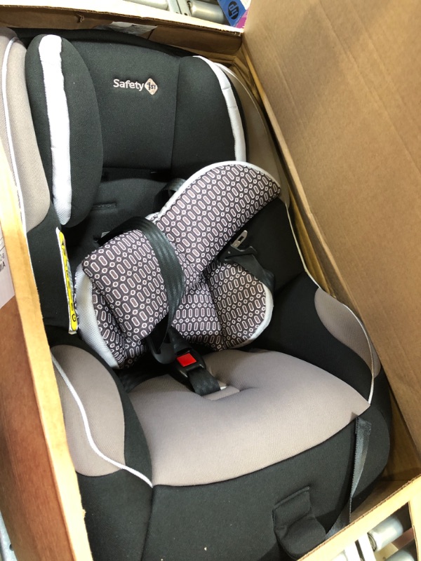 Photo 1 of Safety 1st Guide 65 Convertible Car Seat, Chambers, Black, CC078CMI