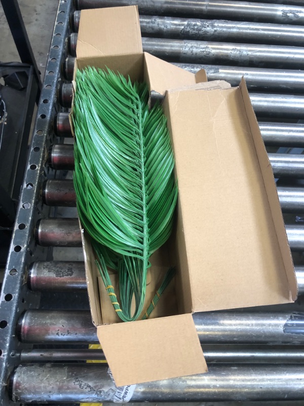 Photo 2 of 14Pcs Artificial Palm Leaves, 20.4" Outdoor Faux Palm Fronds Fake Tropical Palm Leaves for Palm Sunday Flower Arrangement Wedding Birthday Party Home Spring Summer Decor 14 Pcs