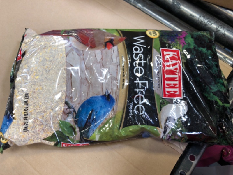 Photo 1 of Kaytee Waste Free Blend Wild Bird Food, 10 Pound 