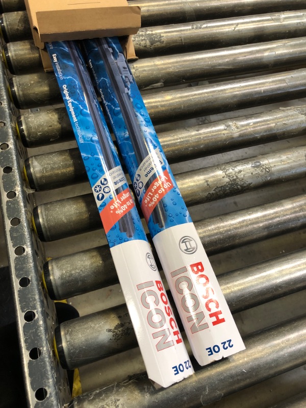 Photo 2 of BOSCH 22OE22OE ICON Beam Wiper Blades - Driver and Passenger Side - Set of 2 Blades (22OE & 22OE) Front (22OE & 22OE) ICON Combo Pack (Front)