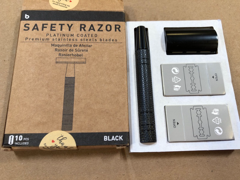 Photo 1 of   Safety Razor 