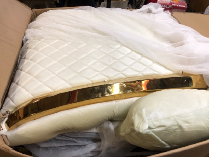 Photo 2 of ***PARTS ONLY***
89 Inch Velvet Chesterfield Sofa, Beige Velvet Couch for Living Room, 3 Seater Tufted Couch Luxury Modern Upholstered Sofa with Tufted Back&Gold Legs, 2 Pillows Included, for Office, Apartment ***PARTS ONLY***