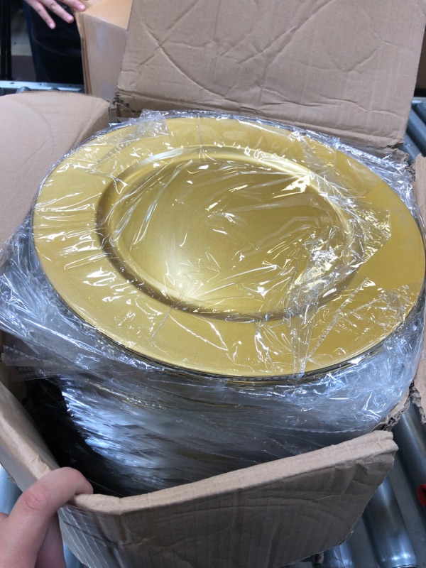 Photo 1 of Zhehao 100 Pcs Charger Plates Bulk 13 Inch Round Wedding Chargers Plastic Plate Chargers Dinner Charger Plates for Wedding Party Baby Shower Table Setting Event Decoration(Gold)

