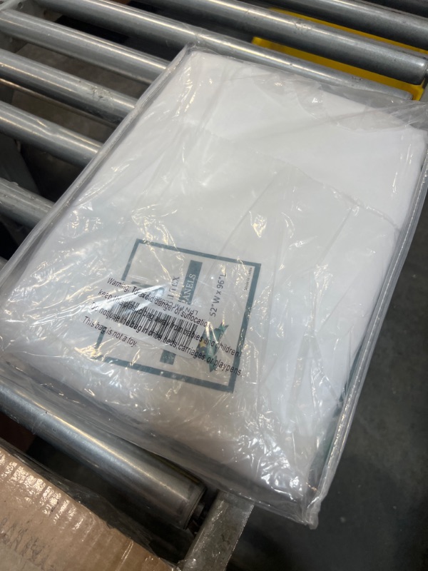 Photo 1 of 52 x 96 white cover used