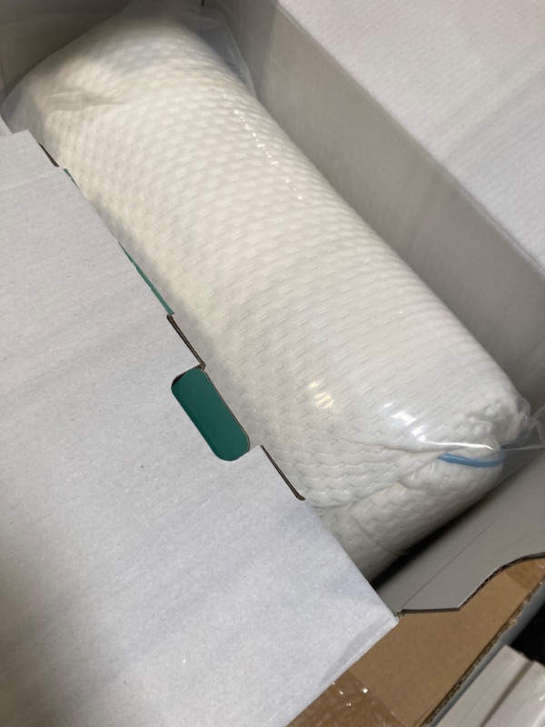 Photo 2 of ***FACTORY SEALED***
Arched Cuddle Pillow,Couples Pillow with Slow Rebound and Breathable Memory Foam,Couple Specific Pressure Memory Foam Pillows,Sleep Pillow for Anti Pressure Hand (Right)
