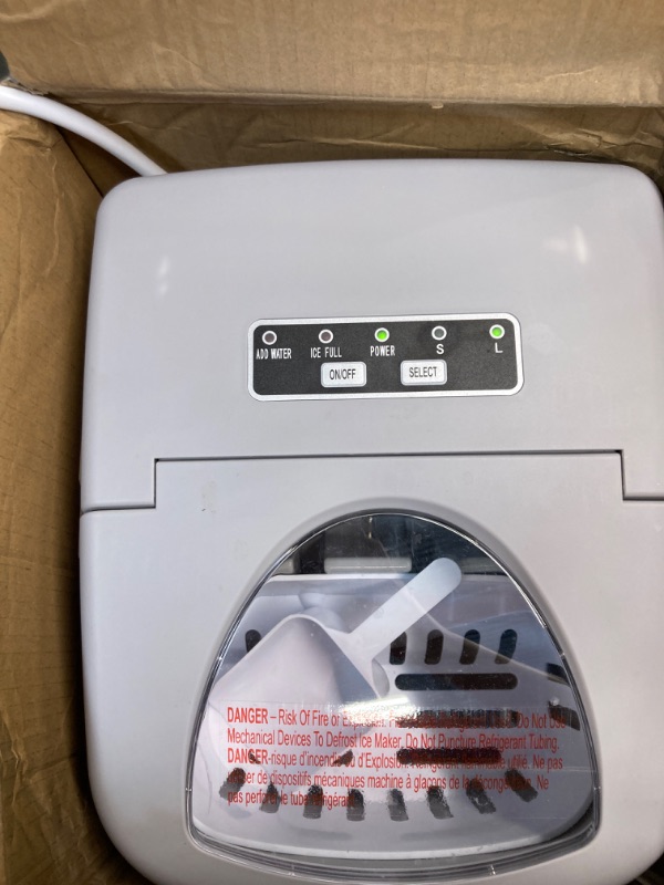 Photo 3 of ****USED**PARTS ONLY***SOLD AS IS NO RETURNS**ALL SALES ARE FINAL***Frigidaire EFIC108-SILVER Counter top Portable, 26 lb per Day Ice Maker Machine, Silver