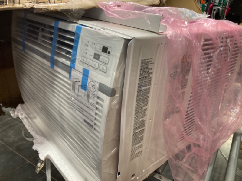 Photo 6 of ****FOR PARTS ONLY, NO RETURNS, NOT USA TYPE PLUG, SEE PHOTO****LG 24,500 BTU Window Air Conditioner, 230V, Cools 1,560 Sq.Ft. (39' x 40' Room Size), Quiet Operation, Electronic Control with Remote, 3 Cooling & Fan Speeds, Auto Restart, White 24500 BTU Co