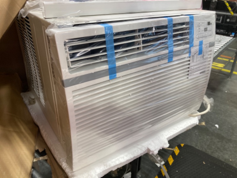 Photo 5 of ****FOR PARTS ONLY, NO RETURNS, NOT USA TYPE PLUG, SEE PHOTO****LG 24,500 BTU Window Air Conditioner, 230V, Cools 1,560 Sq.Ft. (39' x 40' Room Size), Quiet Operation, Electronic Control with Remote, 3 Cooling & Fan Speeds, Auto Restart, White 24500 BTU Co