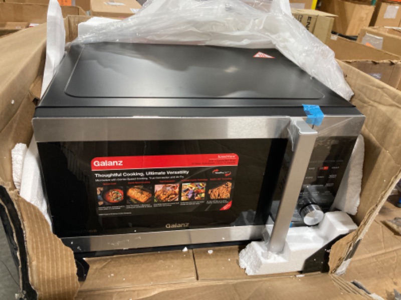 Photo 3 of *****DAMAGED BOXED*******AS IS / NO RETURNS -  FINAL SALE**
Galanz 3-in-1 SpeedWave Air Fryer, Convection Oven and Microwave