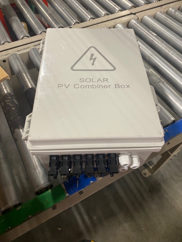 Photo 1 of 6 String Solar Combiner Box, IP65 Waterproof PV Combiner Box for On/Off Grid Solar System, with Lightning Arrester, 15ARated Current Fuse & 63A Circuit Breaker (Plastic Box) 6 String PV Combiner Box (Plastic)