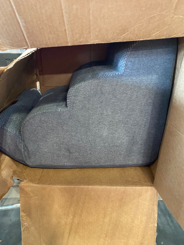 Photo 3 of ****USED*** EHEYCIGA Curved Dog Stairs for High Beds 19.7" H, 4-Step Dog Steps for Small Dogs and Cats, Pet Stairs for High Bed Climbing, Non-Slip Balanced Pet Step Indoor, Grey 4-Step Grey