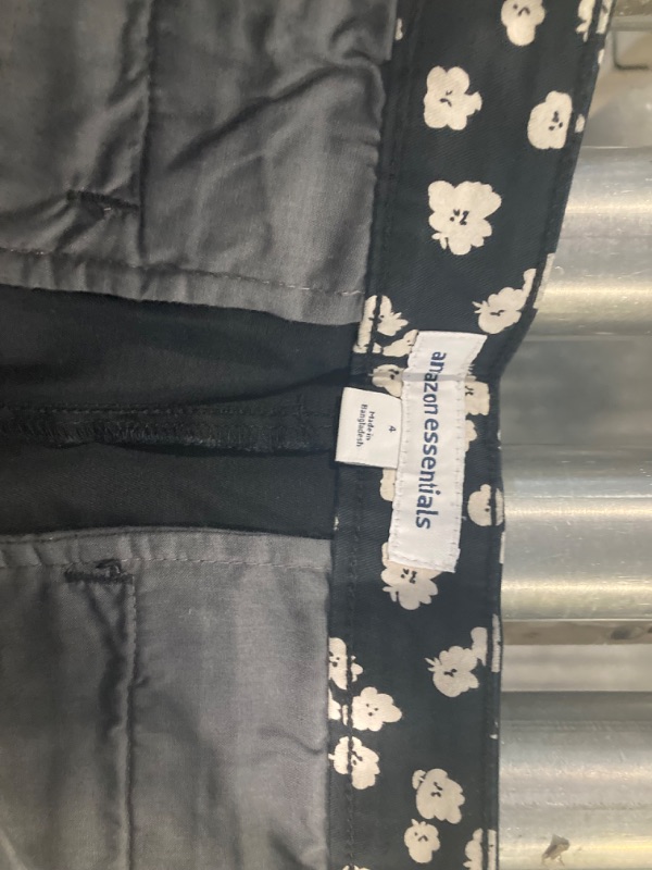 Photo 3 of ****USED** Amazon Essentials Women's Mid-Rise Slim-Fit 5 Inch Inseam Khaki Short (Available in Straight and Curvy Fits), Black White Floral, 4