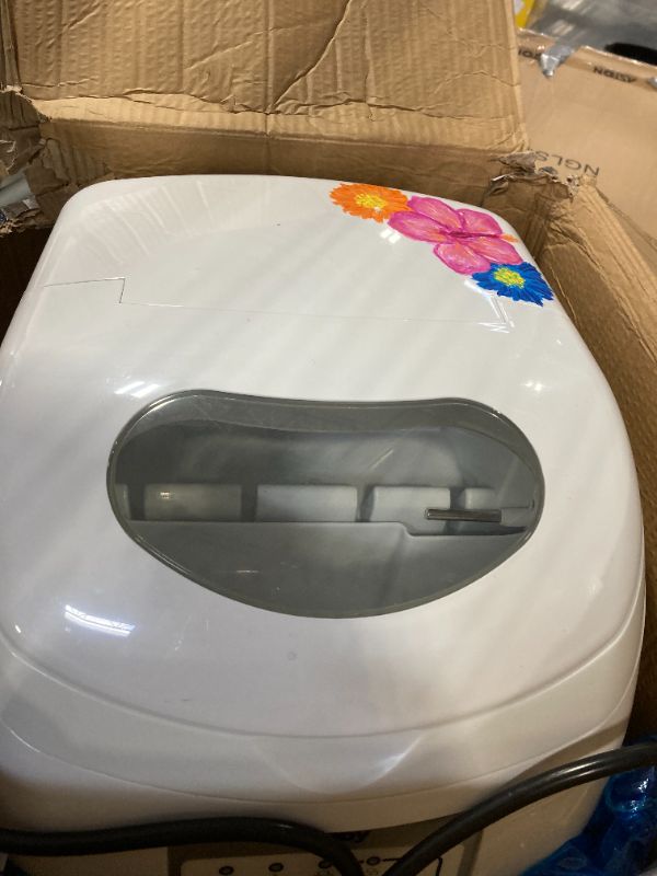 Photo 7 of ****USED*** POWERED ON TESTED** Danby DIM2500WDB Countertop Maker, Makes 25 lbs 24 Hrs, Machine with Electronic Controls, LED Display and Self Clean Function, 3 Ice Cube Sizes, 2 lb, White