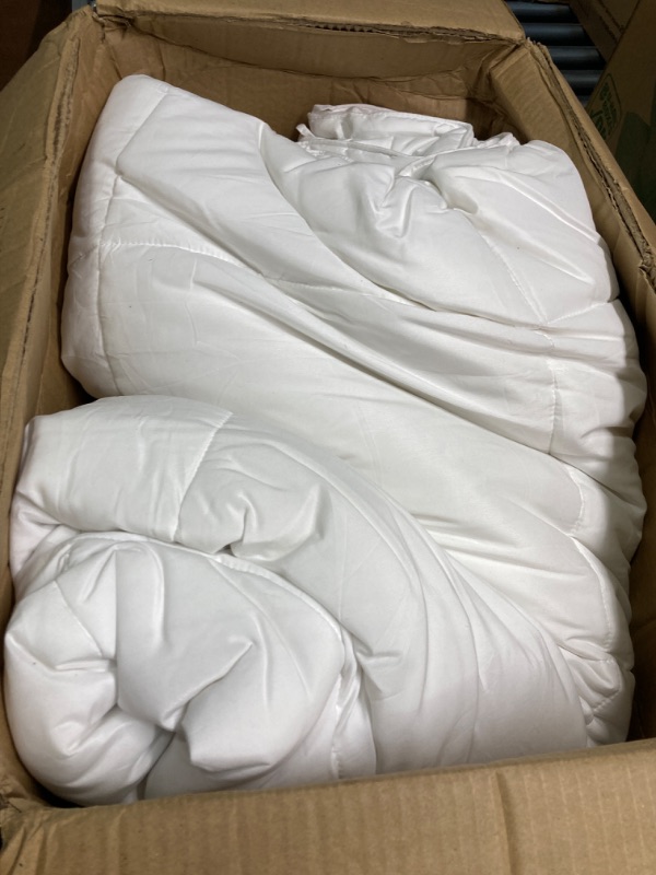 Photo 1 of Soft Oversized King Comforter 120"x120"-Lightweight Down Alternative Comforter Duvet Insert with 8 Corner Tabs for All Season-Fluffy Breathable Microfiber Comforter(White, Oversized King) White Oversized King(120''x120'')