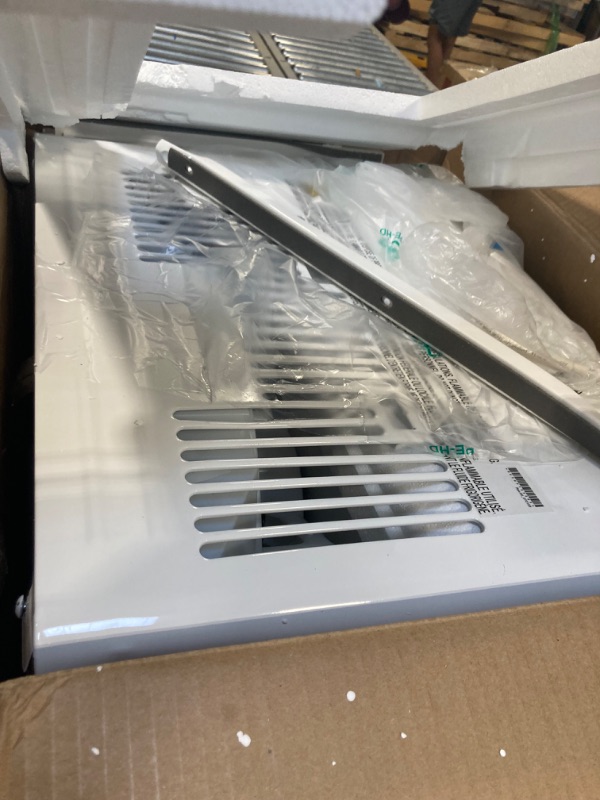 Photo 3 of ****USED** LG 8,000 BTU Window Air Conditioner with Dehumidifier, 115V, Window AC for Medium Rooms up to 350 Sq. Ft. (25' x 14'), Window Unit AC with Remote Control, 3 Speeds, Auto-Restart, 24-Hour Timer, White 1 Count (Pack of 1) Electronic & Standard Br