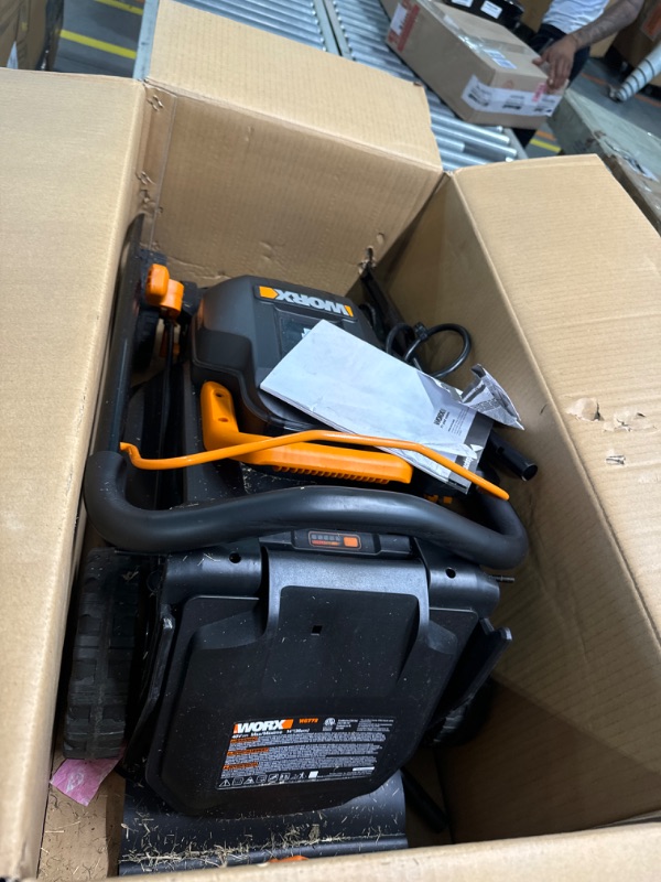 Photo 3 of ****USED***MISSING BATTERY AND CHARGER**** WG779 40V 14" Lawn Mower with Grass Collection Bag and Mulcher (2 x 4.0 Ah Batteries and 1 x Charger)