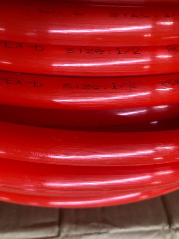 Photo 4 of ***DAMAGE ON THE BOX*** VEVOR PEX Pipe, 1 Inch x 500 FT PEX Tubing, Non Oxygen Barrier Red PEX-B Pipe, Flexible PEX Water Line for RV Sewer Hose, Plumbing, Radiant Heating Red 500FT Pex Piping