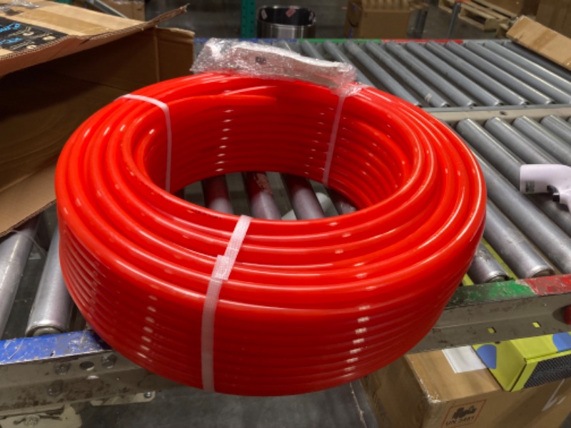 Photo 2 of ***DAMAGE ON THE BOX*** VEVOR PEX Pipe, 1 Inch x 500 FT PEX Tubing, Non Oxygen Barrier Red PEX-B Pipe, Flexible PEX Water Line for RV Sewer Hose, Plumbing, Radiant Heating Red 500FT Pex Piping