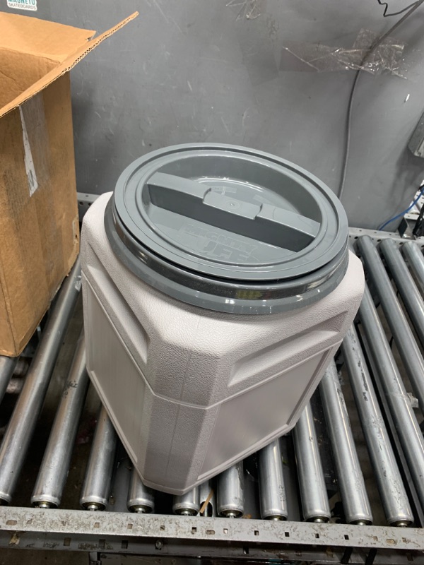 Photo 1 of ***(MINOR DAMAGE/ SEE NOTES) ***
Mighty Tuff 10 Gallon/up to 40 Pound Pet Food Storage Container with 1 Cup Measurement Scoop, Airtight Lid and Built-In Handles for Easy Transport, Made for Durable and Versatile Storage 10 Gal/ 40 lbs Food Storage Contain
