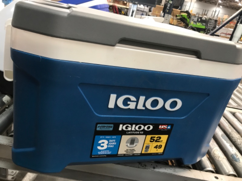 Photo 3 of **MINOR DAMAGE TO ITEM STILL FUNCTIONAL SEE PHOTOS**
Igloo Latitude 52 Blue 52 qt Cooler