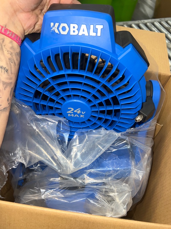 Photo 2 of ***USED - DIRTY - NO BATTERY OR CHARGER - UNABLE TO TEST - SEE PICTURES***
Kobalt 7-in 24-Volt 3-Speed High Velocity Indoor or Outdoor Blue Misting Floor Fan