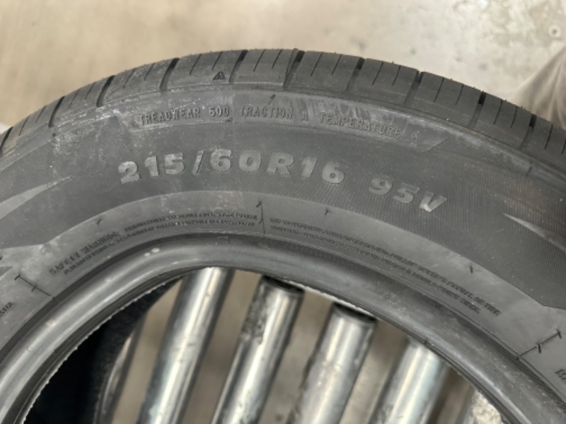 Photo 3 of 215/60R16 95V CT-1
