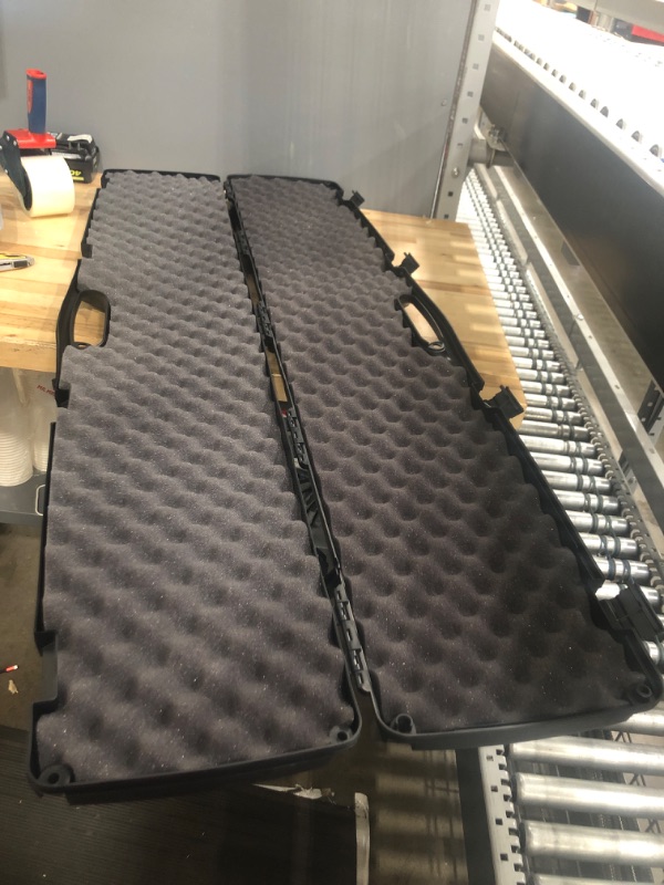 Photo 1 of ***DAMAGED - DOESN'T SEAL - WON'T CLOSE ALL THE WAY - NO PACKAGING***
Plano 1612 Deep Water Resistant Field Box with Lift Out Tray Single Scoped Rifle Case