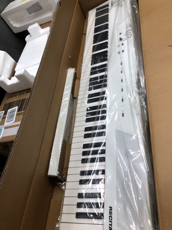 Photo 2 of 
Alesis Recital – 88 Key Digital Piano Keyboard with Semi Weighted Keys, 2x20W Speakers, 5 Voices, Split, Layer and Lesson Mode, FX and Piano Lessons
Size:Recital White
Style:Piano Only