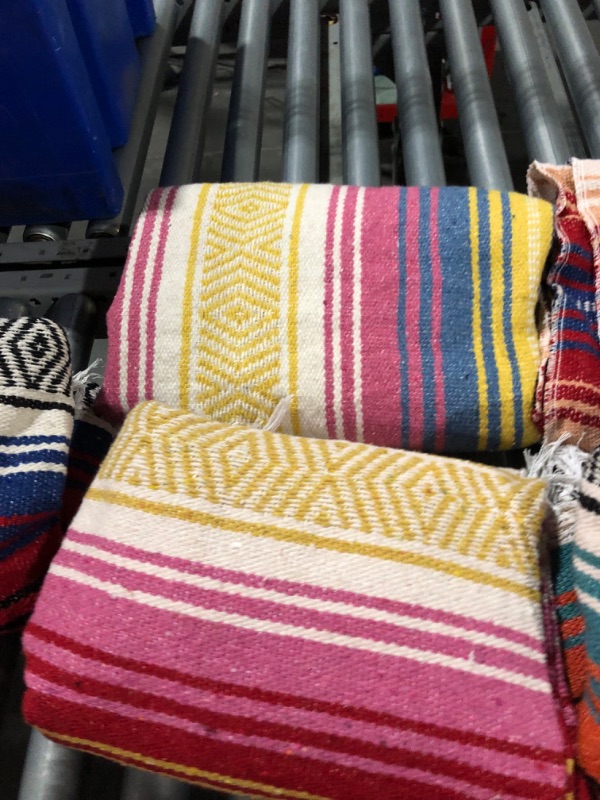 Photo 4 of 60Pcs Mexican Beach Blankets Bulk Authentic Mexican Yoga Blanket Mexican Blankets and Throws Large Heavy Handwoven Serape Blanket Picnic Blanket Falsa Tribal Baja Blanket for Camping Beach Home