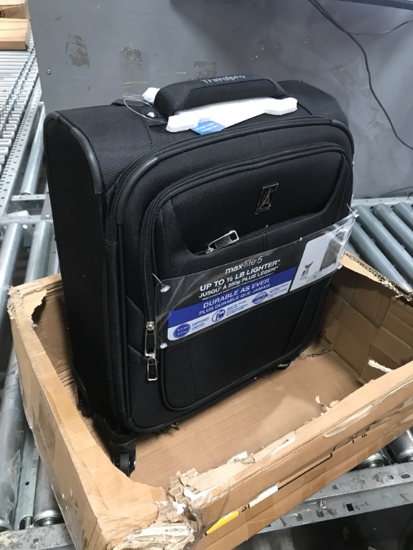 Photo 2 of **MISSING KEY READ NOTES-UNLOCKED**
Travelpro Maxlite 5 Softside Expandable Carry on Luggage with 4 Spinner Carry-on 19-Inch Black