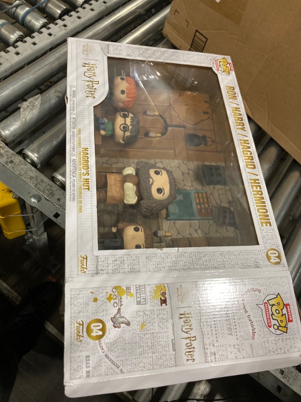 Photo 2 of Funko Pop! Moments Deluxe: Harry Potter - Hagrid's Hut, Ron, Harry, Hagrid, Hermione