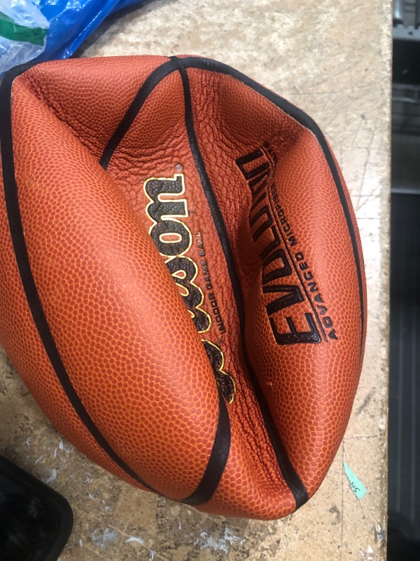 Photo 2 of 
WILSON Evolution Indoor Game Basketballs