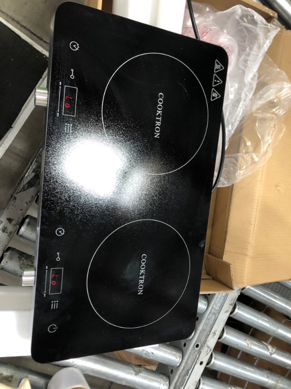 Photo 2 of ***USED - POWERS ON - UNABLE TO TEST FURTHER***
Induction Cooktop Double Burner, 1800W Induction Cooker Cooktop,10 Temperature 9 Power Settings Portable Electric Countertop Burner Touch Stove with Child Safety Lock & Timer