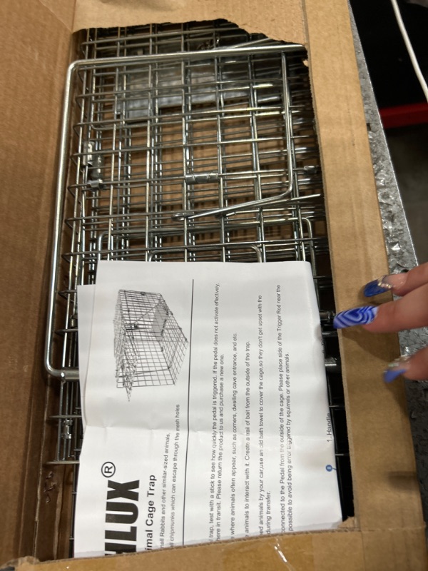 Photo 2 of 17.3" Heavy Duty Squirrel Trap, Folding Live Small Animal Cage Trap, Humane Cat Traps for Stray Cats, Rabbits, Raccoons, Skunks, Possums and More Rodents, Catch and Release. EP-SSL4420 Classic