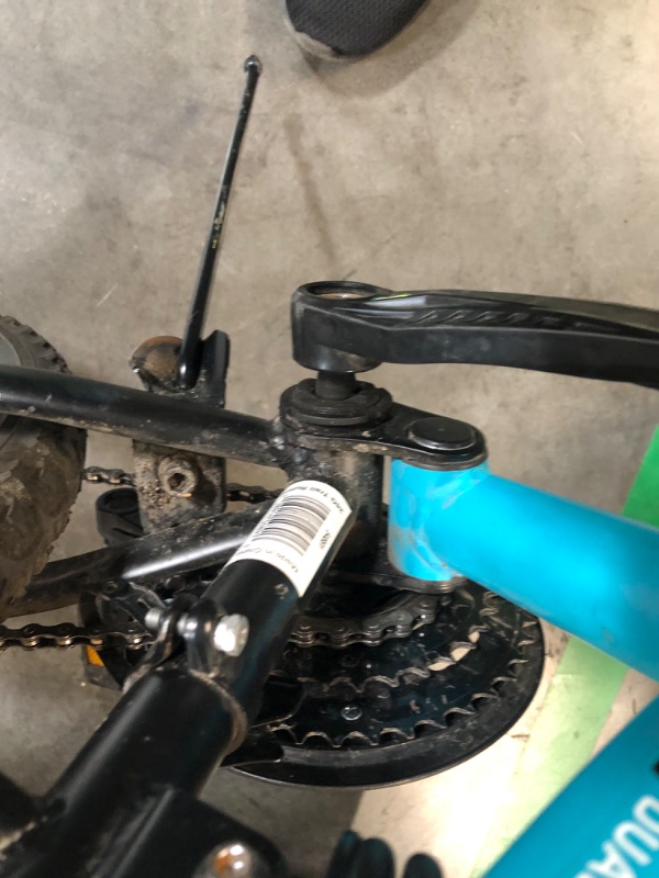 Photo 7 of ***HEAVILY USED - SCRATCHED AND SCRAPED - HANDLEBARS TORN - SEE PICTURES - NO PACKAGING***
Huffy 24 Trail Runner Girls Full Suspension Mountain Bikes Ages 12+ Years Teal Blue