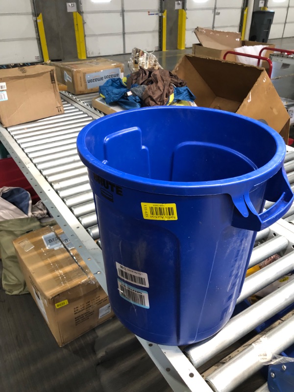 Photo 2 of **MINOR SCRATCHES ON ITEM**
Rubbermaid Commercial Products BRUTE Heavy-Duty Trash/Garbage Can, 10-Gallon, Blue, Wastebasket for Home/Garage/Mall/Office/Stadium/Bathroom